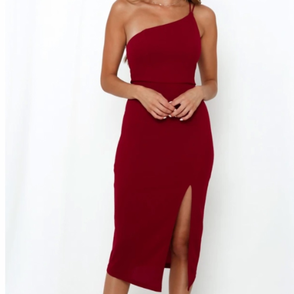 Hello Molly “Taking It Back Dress” in Maroon, NWT!